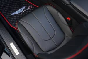 Image 20/50 of Aston Martin Vanquish S Volante (2018)