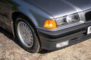 Image 16/50 of BMW 325i (1991)
