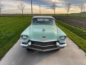 Image 8/83 of Cadillac 62 Convertible (1956)