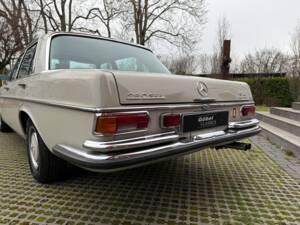 Image 4/44 of Mercedes-Benz 280 SEL 3,5 (1971)