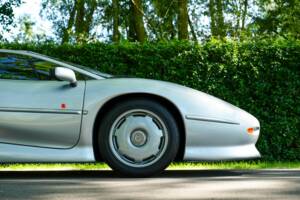 Bild 16/50 von Jaguar XJ 220 (1993)