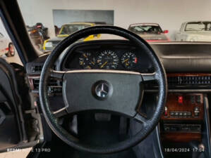 Imagen 22/27 de Mercedes-Benz 500 SEL (1986)