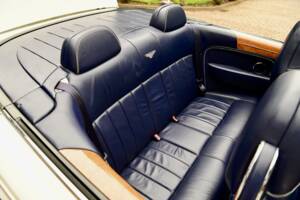 Image 24/50 of Bentley Azure (2009)
