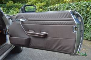 Image 27/47 de Mercedes-Benz 560 SL (1986)