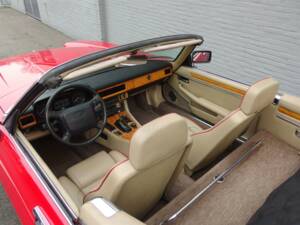 Image 38/99 de Jaguar XJS 5.3 V12 (1990)