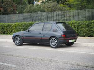 Bild 16/50 von Peugeot 205 GTi 1.9 (1988)