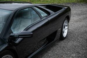 Image 28/43 of Lamborghini Diablo VT 6.0 (2000)