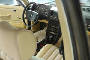 Image 20/49 of Mercedes-Benz 230 TE (1981)
