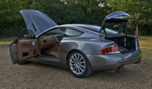 Image 23/50 de Aston Martin V12 Vanquish (2001)
