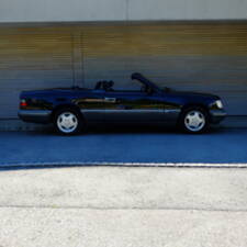 Image 153/171 of Mercedes-Benz E 220 (1994)