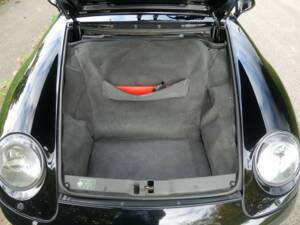 Image 18/36 de Porsche 911 Carrera 4S (1998)