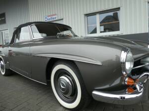 Image 22/26 of Mercedes-Benz 190 SL (1960)