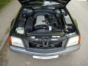 Image 24/39 de Mercedes-Benz 280 SL (1900)