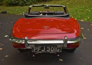 Image 9/50 of Jaguar E-Type (1969)