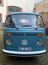 Image 5/8 of Volkswagen T2b Kombi (1976)