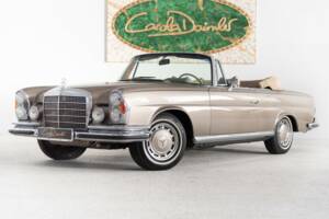 Bild 3/42 von Mercedes-Benz 280 SE 3,5 (1971)