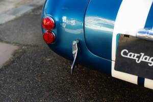 Image 32/68 of Shelby Cobra 289 (1966)