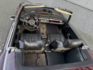 Image 17/36 de Mercedes-Benz 280 SL (1969)