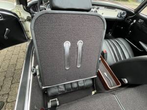 Image 34/100 of Mercedes-Benz 280 SL (1970)