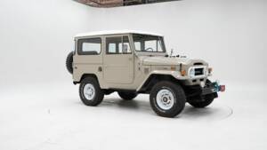 Image 3/15 of Toyota Land Cruiser FJ 40 (1972)