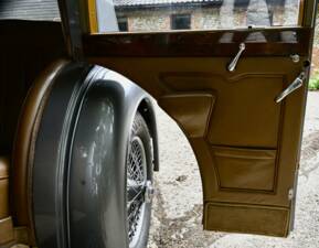 Image 46/50 of Alvis 4.3 Liter Saloon (1940)