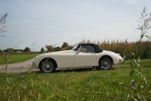 Immagine 21/58 di Jaguar XK 150 3.4 S OTS (1958)