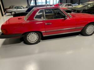 Image 6/36 de Mercedes-Benz 560 SL (1987)