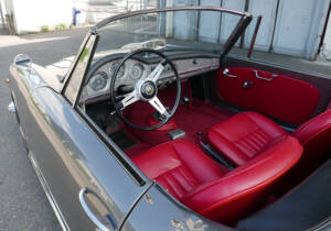 Image 12/68 de Alfa Romeo Giulia 1600 Spider (1964)