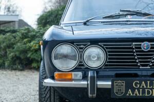 Image 46/50 of Alfa Romeo Giulia GT 1300 Junior (1971)