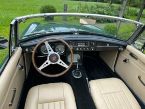 Image 5/18 of MG MGB (1965)
