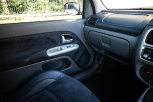 Image 29/40 of Renault Clio II V6 (2002)