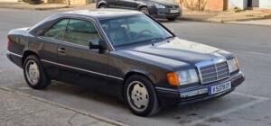 Image 8/11 of Mercedes-Benz 300 CE (1991)