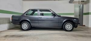 Image 49/100 of BMW 323i (1984)