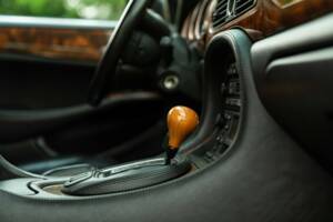 Image 43/50 de Jaguar XJR 4.0 (2000)