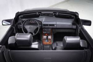 Image 20/37 of Mercedes-Benz SL 320 (1993)
