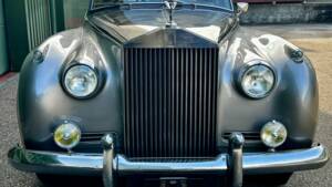 Image 4/16 of Rolls-Royce Silver Cloud I (1957)