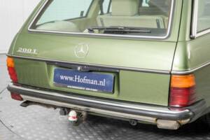 Afbeelding 30/50 van Mercedes-Benz 200 T (1982)