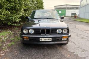 Image 2/27 of BMW 320i (1989)