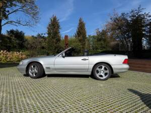 Image 3/29 de Mercedes-Benz SL 280 (1996)