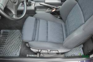 Bild 21/50 von BMW 320i (1994)
