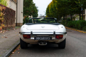 Image 6/21 de Jaguar E-Type V12 (1973)