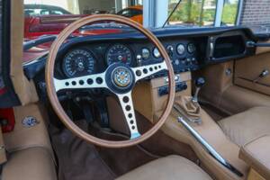 Image 43/50 de Jaguar Type E 3.8 (1964)