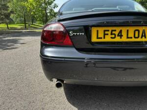 Bild 19/50 von Jaguar S-Type 4.2 V8 R (2004)