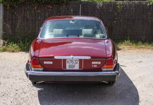 Image 6/44 of Jaguar XJ 12 (1990)