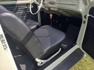 Image 28/137 of Volkswagen Beetle 1200 (1965)