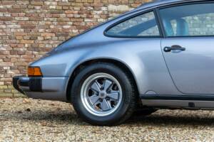 Immagine 48/50 di Porsche 911 Carrera 3.2 "25 years 911" (1988)