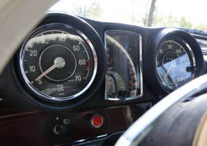 Image 35/45 of Mercedes-Benz 280 SE (1968)
