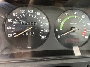 Image 8/9 of BMW 320 (1981)