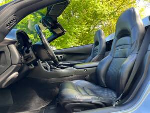 Image 20/50 of Chevrolet Corvette (2001)