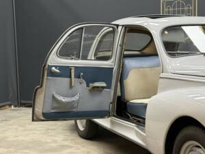 Bild 42/50 von Peugeot 203 C (1960)